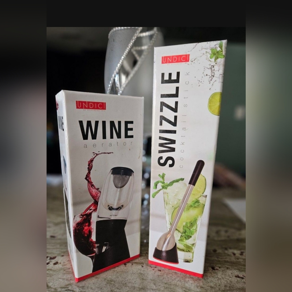UNDICI Wine Aerator and Swizzle Cocktail Stick Set